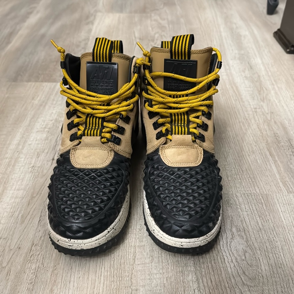 Air Force 1  nike boots
AF1